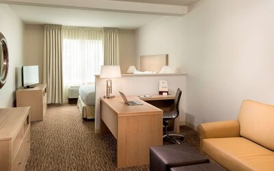 DoubleTree by Hilton Hotel Vancouver
