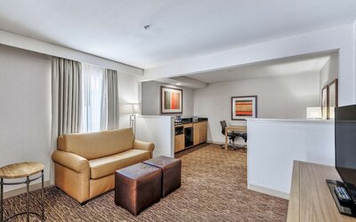 DoubleTree by Hilton Hotel Vancouver