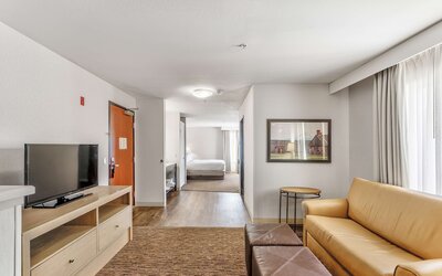 DoubleTree by Hilton Hotel Vancouver
