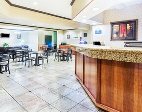 Days Inn & Suites by Wyndham Vancouver