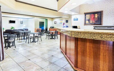 Days Inn & Suites by Wyndham Vancouver