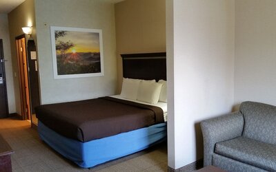 Days Inn & Suites by Wyndham Vancouver