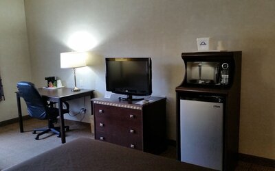 Days Inn & Suites by Wyndham Vancouver