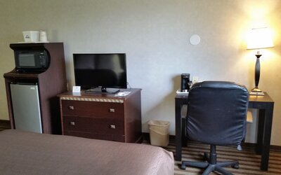 Days Inn & Suites by Wyndham Vancouver
