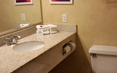 Days Inn & Suites by Wyndham Vancouver