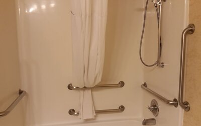 Days Inn & Suites by Wyndham Vancouver