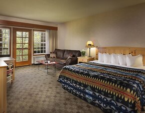 Heathman Lodge