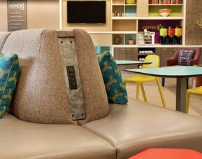 Home2 Suites by Hilton Portland Airport OR