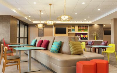 Home2 Suites by Hilton Portland Airport OR