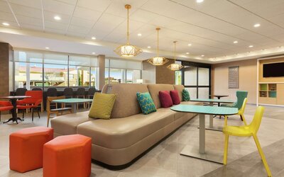 Home2 Suites by Hilton Portland Airport OR