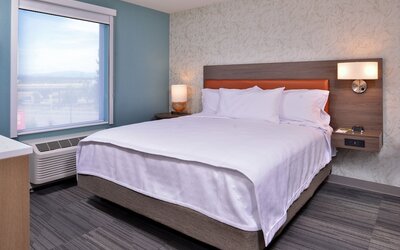 Home2 Suites by Hilton Portland Airport OR