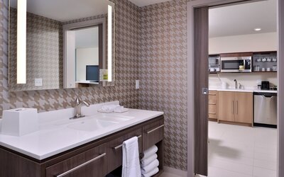 Home2 Suites by Hilton Portland Airport OR