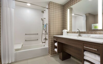 Home2 Suites by Hilton Portland Airport OR
