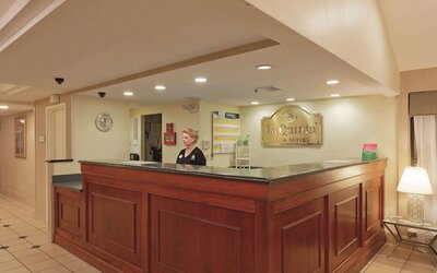 La Quinta Inn & Suites by Wyndham Warwick Providence Airport