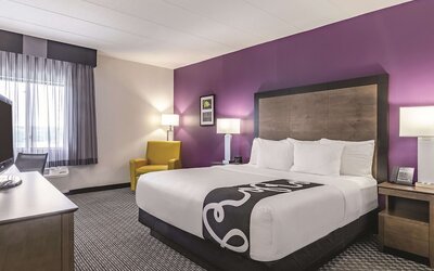 La Quinta Inn & Suites by Wyndham Warwick Providence Airport