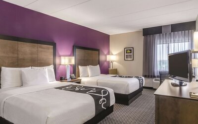 La Quinta Inn & Suites by Wyndham Warwick Providence Airport