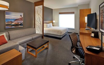 Hyatt Place Warwick / Providence Airport