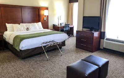 Comfort Suites Regency Park