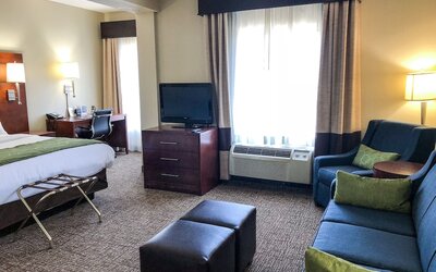 Comfort Suites Regency Park