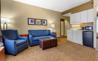 Comfort Suites Regency Park