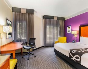 La Quinta Inn & Suites by Wyndham Raleigh Durham Intl AP