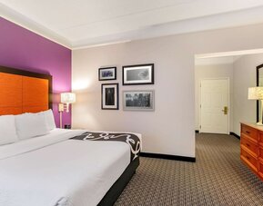 La Quinta Inn & Suites by Wyndham Raleigh Durham Intl AP