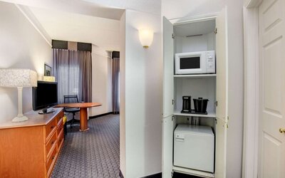 La Quinta Inn & Suites by Wyndham Raleigh Durham Intl AP