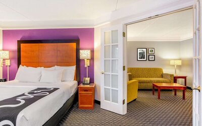 La Quinta Inn & Suites by Wyndham Raleigh Durham Intl AP