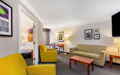 La Quinta Inn & Suites by Wyndham Raleigh Durham Intl AP