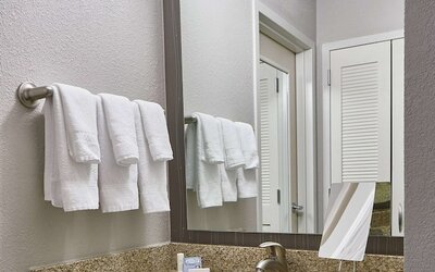 Room, 2 Queen Beds, Accessible (Mobility/Hearing Tub)