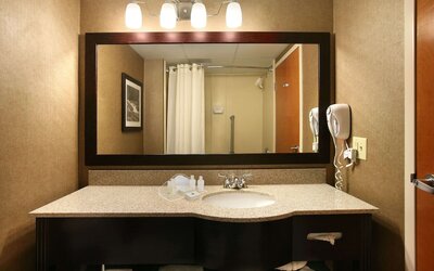 Wingate by Wyndham Raleigh South / Garner