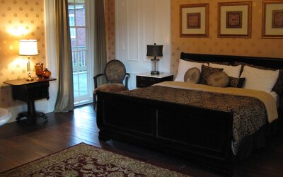 Linden Row Inn