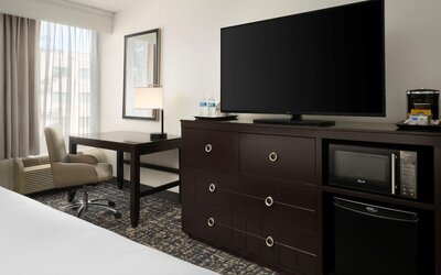 DoubleTree by Hilton Richmond - Midlothian