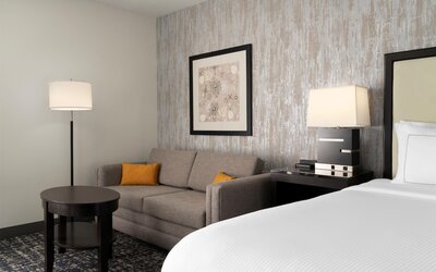 DoubleTree by Hilton Richmond - Midlothian