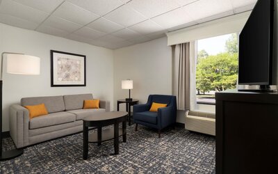 DoubleTree by Hilton Richmond - Midlothian