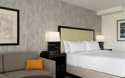 DoubleTree by Hilton Richmond - Midlothian