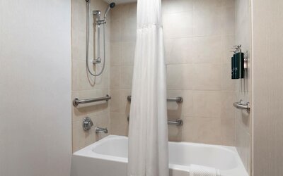 DoubleTree by Hilton Richmond - Midlothian
