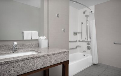Courtyard by Marriott Richmond Downtown