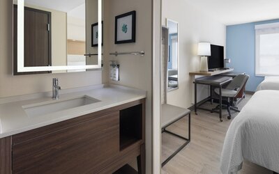 Holiday Inn Hotel and Suites Richmond West End by IHG