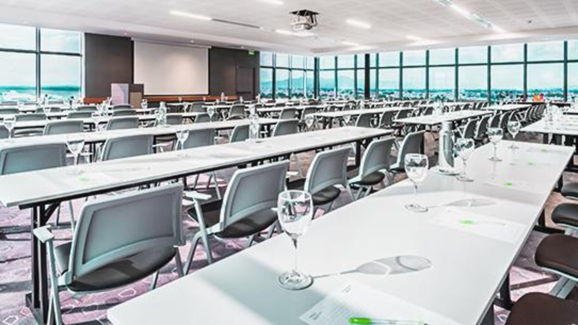 Courtyard By Marriott Bogota Airport