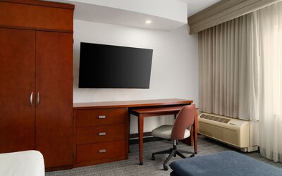 Courtyard by Marriott Richmond North