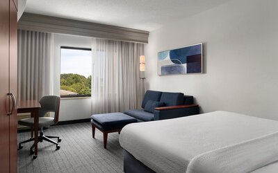 Courtyard by Marriott Richmond North