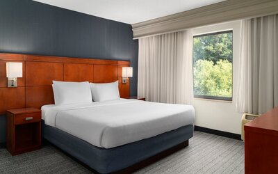 Courtyard by Marriott Richmond North
