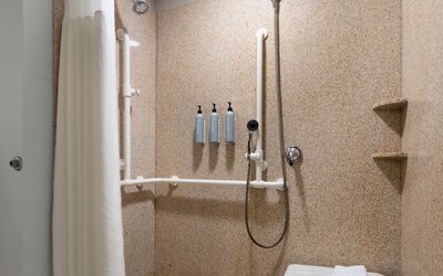 Courtyard by Marriott Richmond North