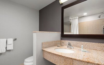 Courtyard by Marriott Richmond North