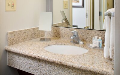 Courtyard by Marriott Richmond Airport