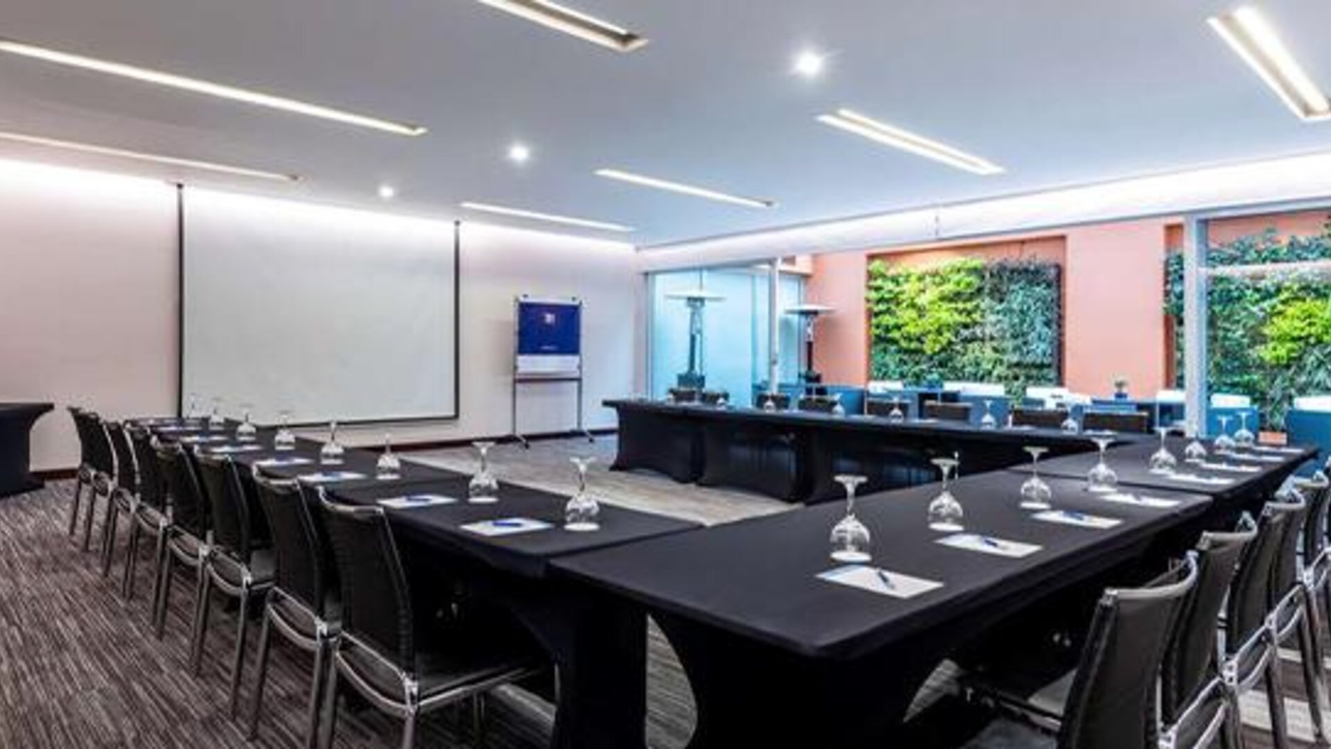 NH Bogotá Pavillon Royal