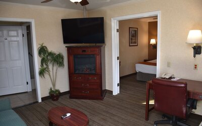 Dynasty Suites Redlands