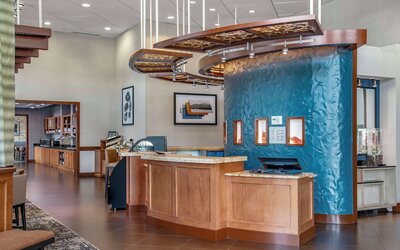 Hyatt Place Riverside Downtown