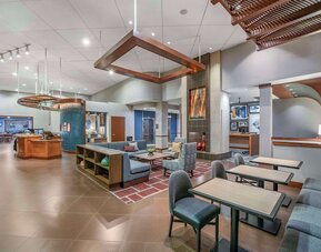 Hyatt Place Riverside Downtown